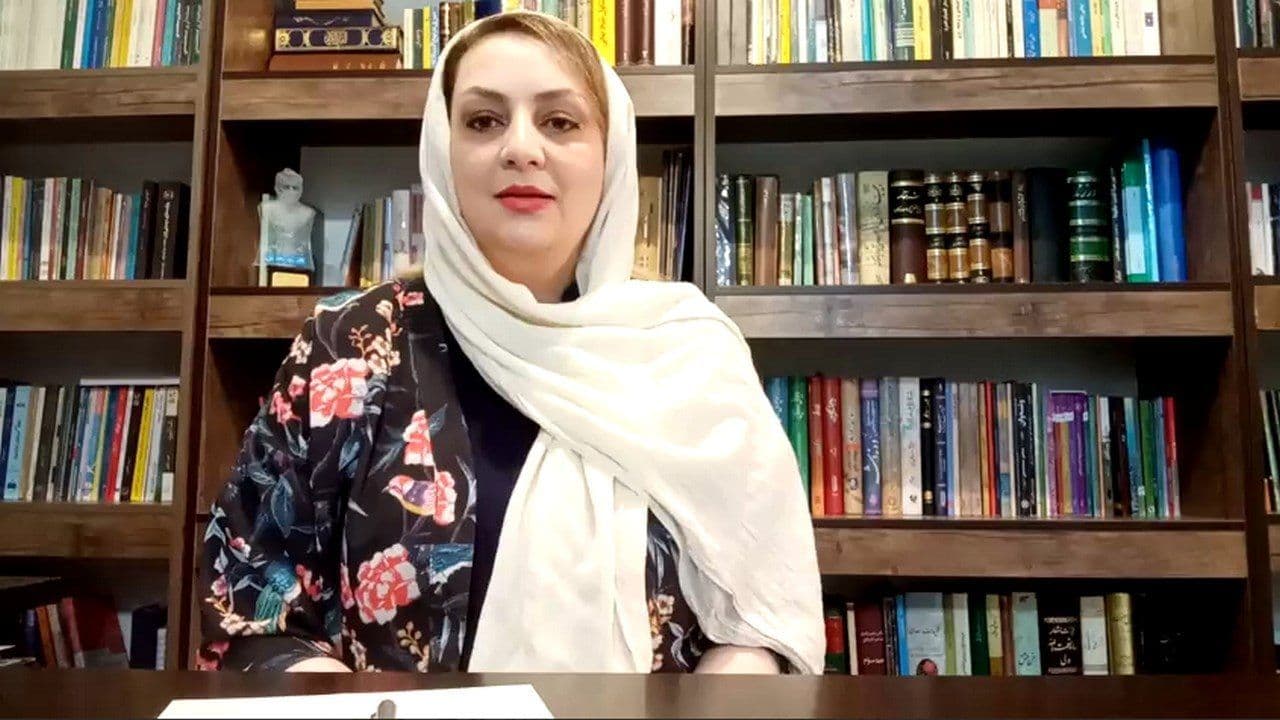 ڕاگواستنی ژنە نووسەر و لێکۆڵەری کوردی بەندکراو بۆ بەندیخانەی نەوشەهر پڕە لە ئاڵۆزی