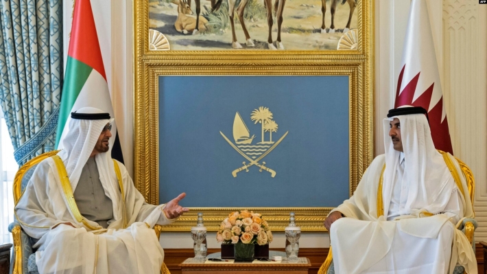 قەتەرو ئیمارات باڵیۆزخانەكانیان دەكەنەوە