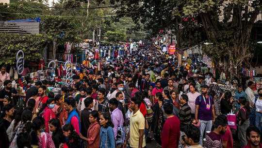 چین پلەی یەکەمی گەشەی حەشیمەتی بە ووڵاتی هێند ڕادەست کرد