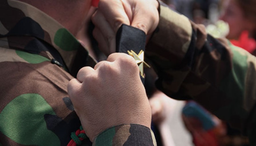 بە پێی بڕیارێک ئەنجوومەنی وەزیران ڕەزامەندی لەسەر بەرزکردنەوەی پلەی ئەفسەرانی پێشمەرگەی دەرکرد