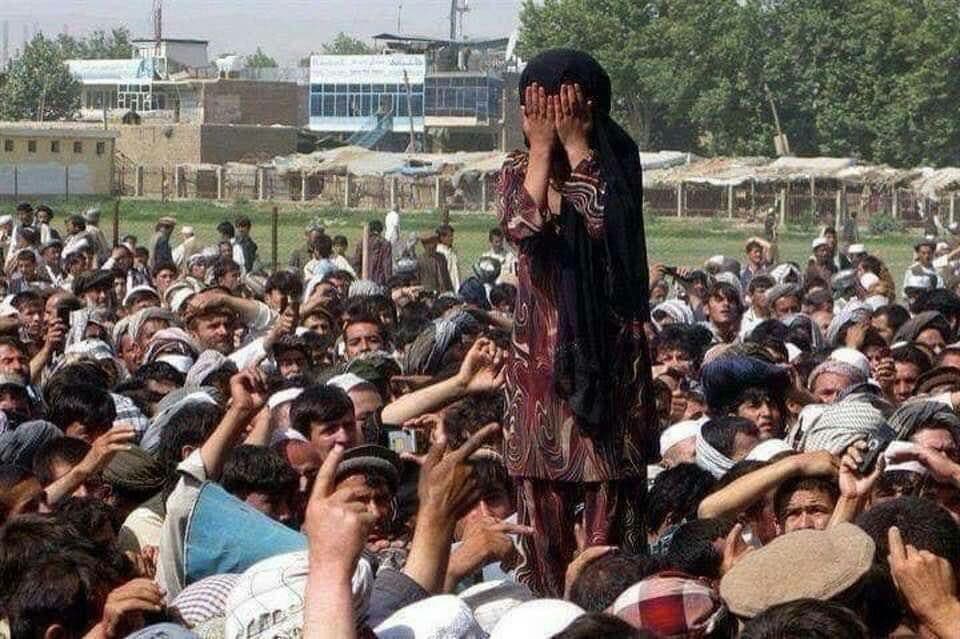 تاڵیبان کچانی ١ تاکوو ١٠ ساڵ دەفرۆشن و بە حەڵال و ڕەوای دەزانن و هەناردەی ووڵاتانی دیکەشیان دەکەن