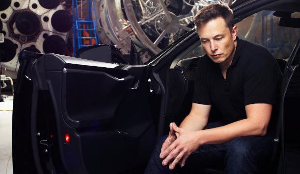 ئیلان ماسک هەواڵ لە زەرەر و زیانگەلی چەند میلیارد دۆلاری کارگە نوێیەکانی تێسلا دەدات