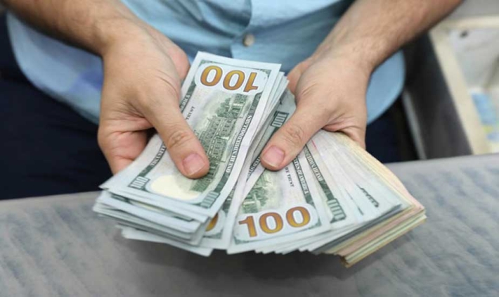 ئەندامێكی لیژنەی دارایی: لەسێ مانگدا، نرخی دۆلار لەباڕزدا دەگاتە نرخی فەرمی