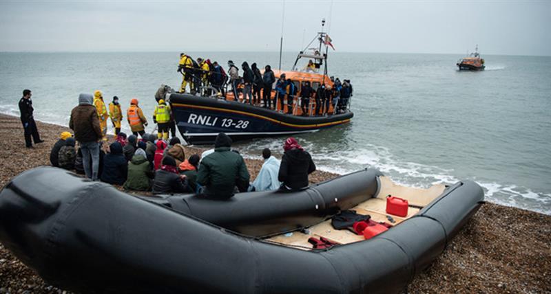 لەشەش مانگدا ١٠ هەزار پەنابەر لە کەناڵی ئینگلیزەوە پەڕیونەتەوە