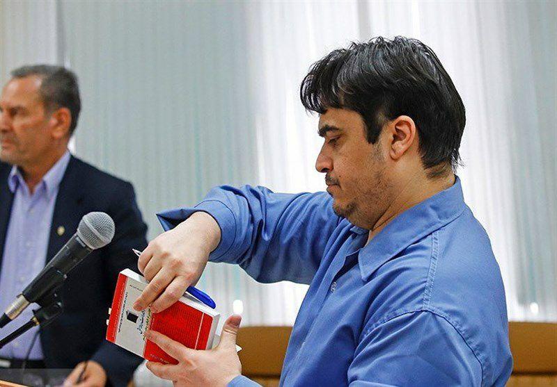 ڕووحۆڵڵا زەم بەرامبەر بە حۆکمی لە سێدارەدانی ناڕەزایەتی دەربڕی