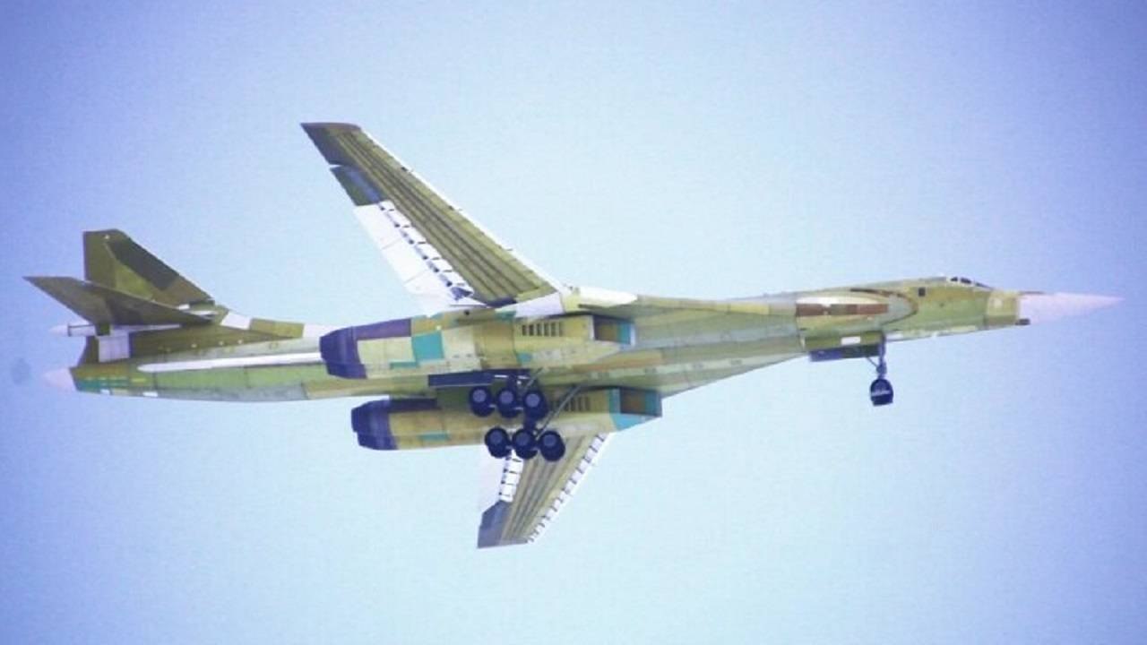 گەورەترین فڕۆکەی شەڕکەر و سەرووی دەنگی جیهان لە ڕیزبەندی کەشتی فڕۆکەهەڵگری ئاسمانی ڕووسیا