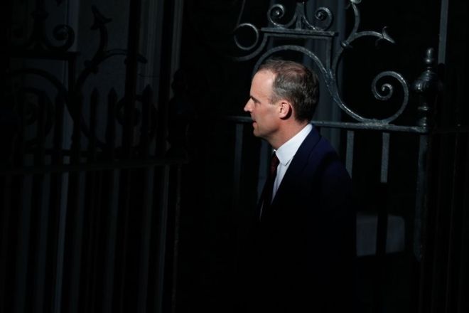 بەپەلە   ...   وەزیری دەرەوەی بەریتانیا گۆڕینەوەی نەوتکێشی لەگەڵ ئێران ڕەت کردەوە