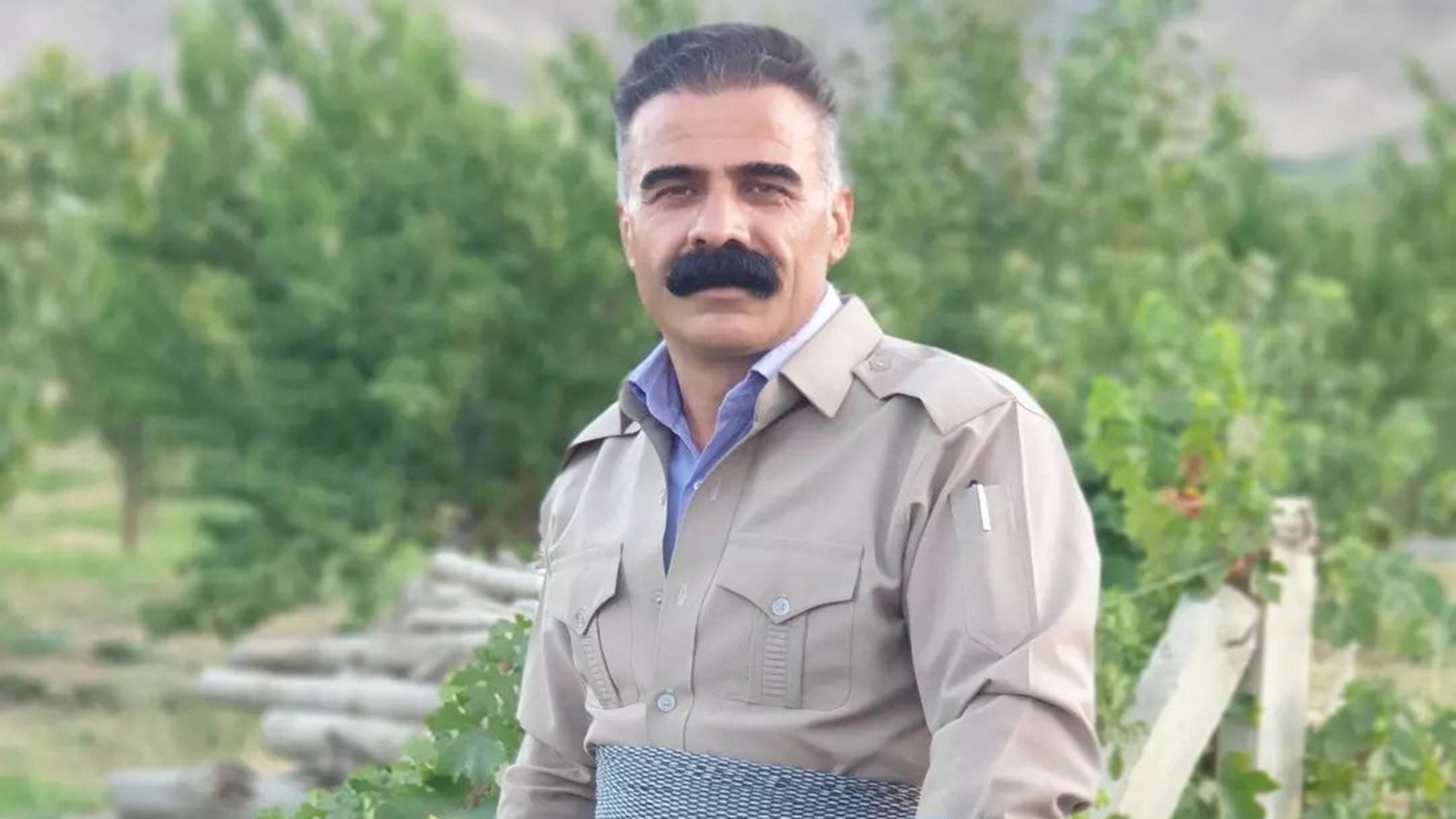 هونەرمەندێکی کورد سزای بەندکران و لێدانی قامچی بەسەردا سەپا