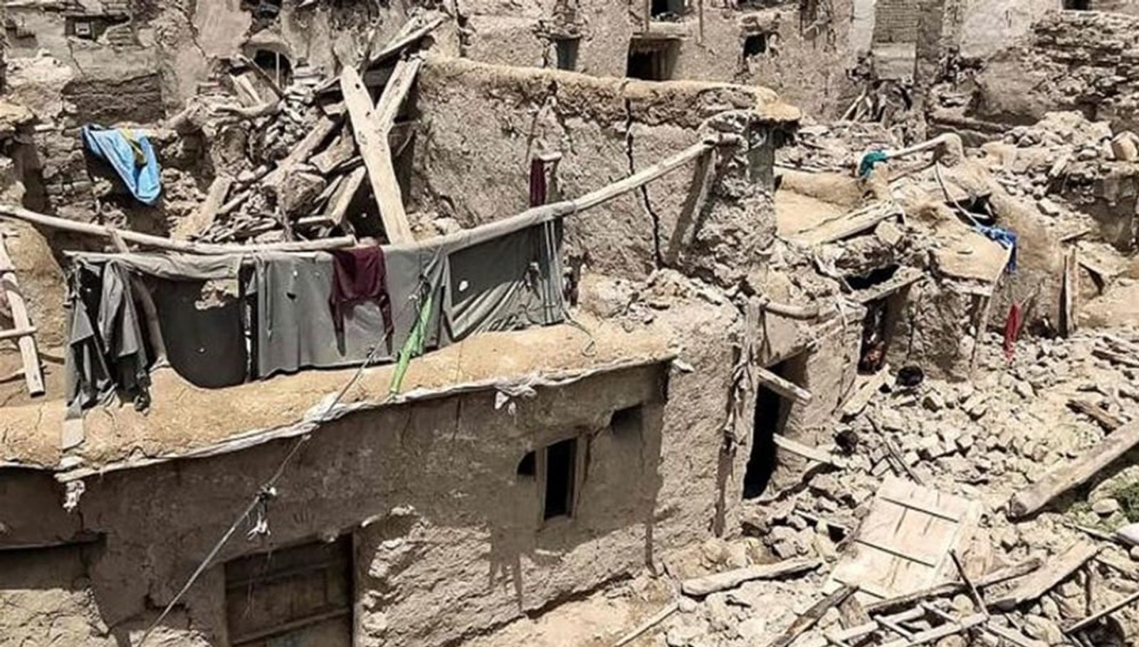 ژمارەی قوربانیانی بومەلەرزەکەی ئەفغانستان بۆ نزیکەی پێنج هەزار کەس بەرزبووەوە