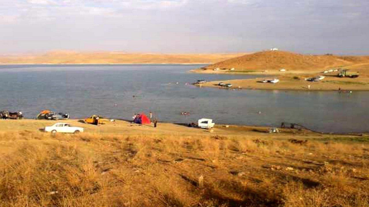 پیاوێک بە دوو شێواز هەوڵی کوشتنی کچە ١٢ ساڵانەکەی دەدات