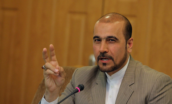 +  وێنە  ...  دیپلۆمات و بەڕێوبەری پێشووی ناوەندی لێکۆڵینەوەی ستراتیژی و پەیوەندییە نێودەوڵەتیەکانی تاران بە فەرمی هەوالی گەیشتنی چەند کەسایەتییەکی گرینگ بۆ ئەو ووڵاتە ڕادەگەێنێت