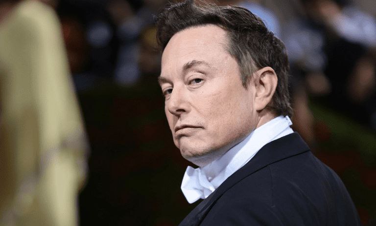 دەوڵەمەندترین کەسی جیهان چەند پارەی هەیە؟