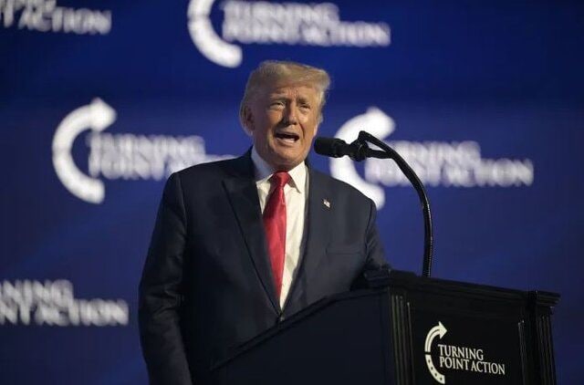 +   ڤیدیۆ  ...  دۆناڵد ترامپ جارێکی دیکە بە شێوەیەکی سەیر و سەمەرە ناوی حسێن بە مەبەستی " باراک حسێن ئۆباما " وە دەهێنێت