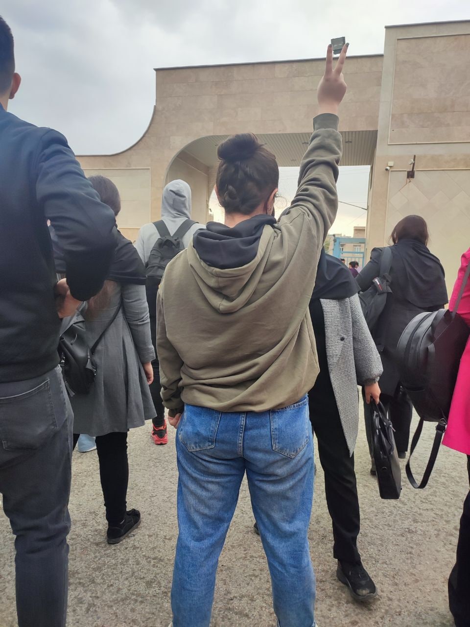 ناڕەزایەتی و مانگرتنی خوێندکاران لە زۆربەی شارەکانی ئێران بەردەوامە