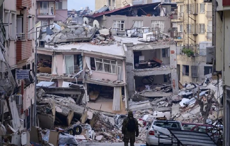 بومەلەرزەكەی توركیا زیاتر لە 821 هەزار تەلاری روخاندووە