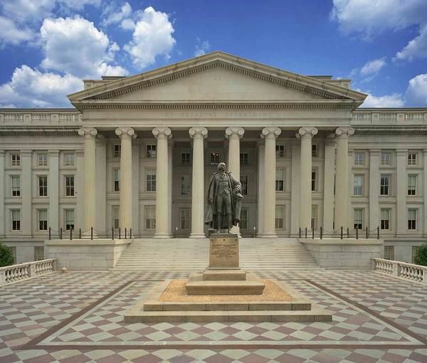 ئەمریکا سزای ٨ کەس و ٣ کۆمپانیای ئێرانی دا