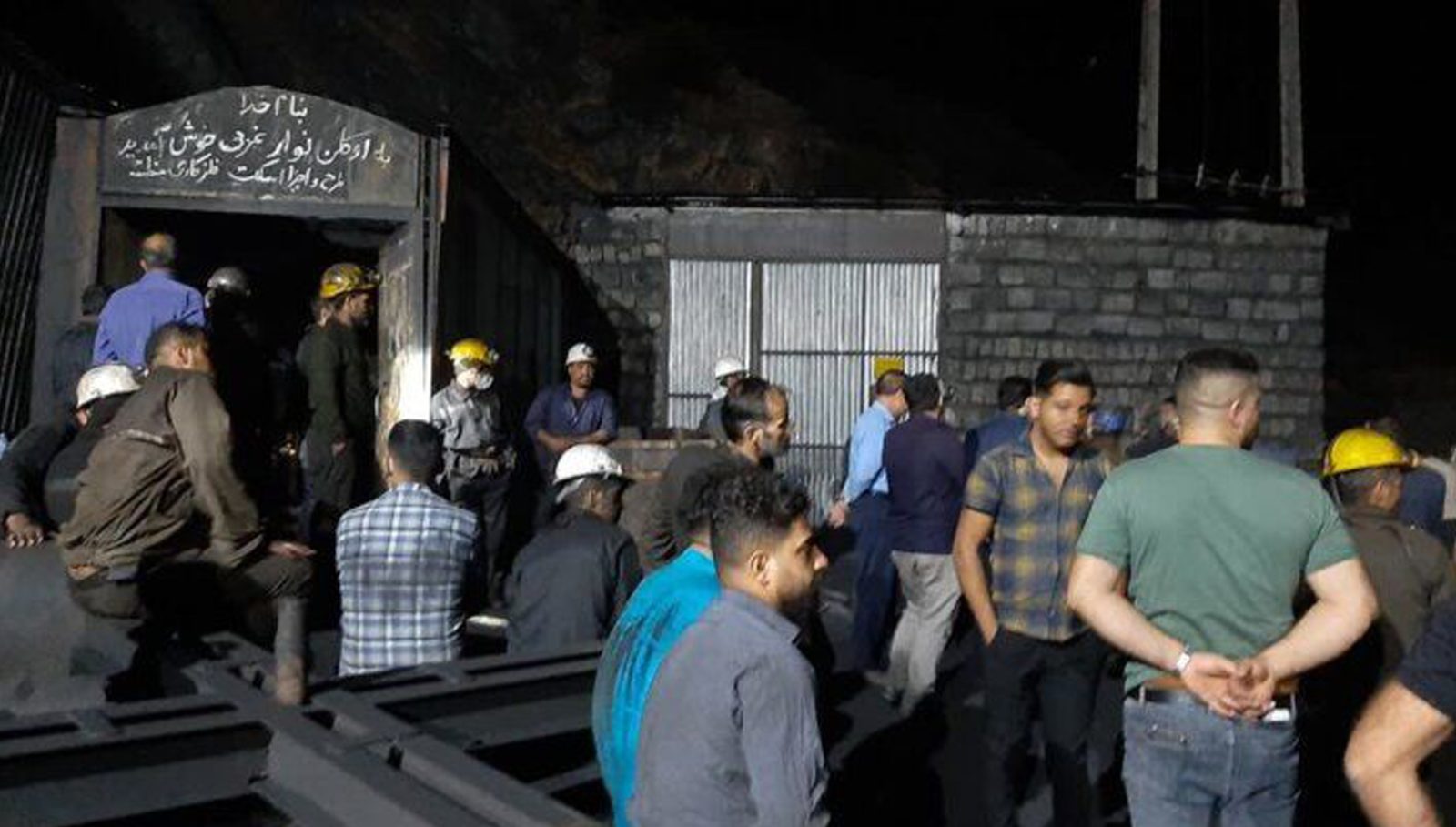 ئێران/ لە تەقینەوەی کانە خەڵوزێکدا شەش کرێکار گیانیان لەدەستدا