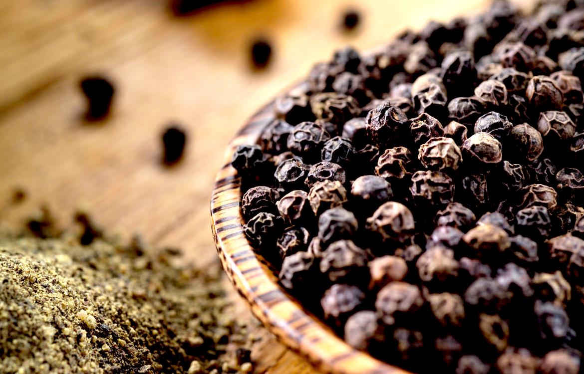 پەیوەندی باوەڕپێنەکراوی نێوان بیبەری ڕەش و شێرپەنجە دۆزرایەوە