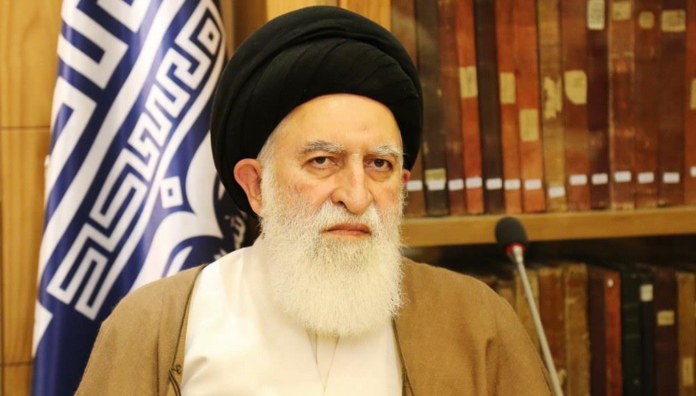 ئایەتۆڵلا عەلەوی برووجێردی سەبارەت بە ژهرئاوی بوونی قوتابیانی " کچ " لە ئێران کاردانەوەی تووندی نیشان دا  " بنەماڵەکان دەترسن و کچەکانیان نانێرنە قوتابخانە