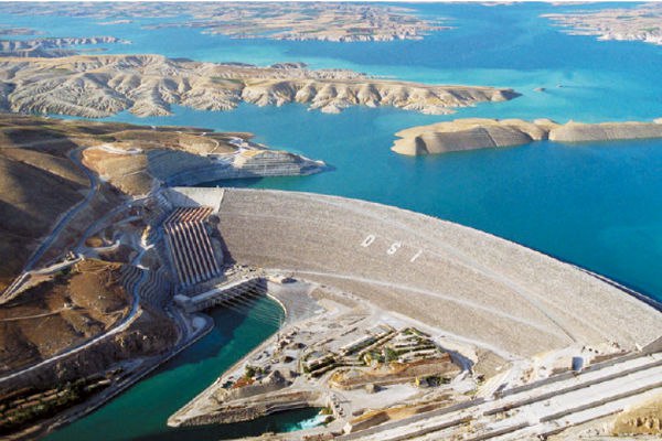 دوای بوومەلەرزە سەختەکە ی تورکیا "بەنداوی ئەتاتورک تووشی درز و شکان دەبێت