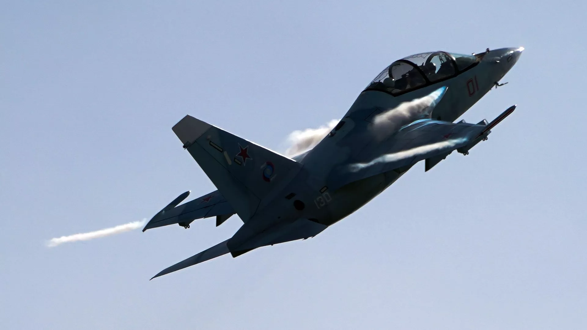 مانۆڕی ئاسمانی ئاڵۆزی شەڕکەری سوخۆی-٢٥ی ڕووسی لە کاتی هێرشکردنە سەر پێگەکانی سوپای ئۆکراین