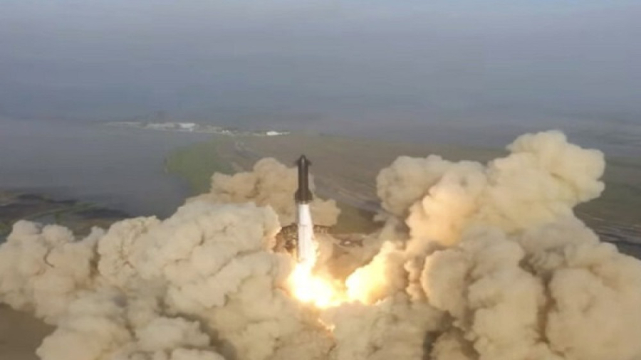 +   ڤیدیۆ  ...   گەورەترین مووشەکی درووست کراوی ئیلۆن ماسک ، دوای هاوێشتنی لە ئاسمانەوە تەقییەوە