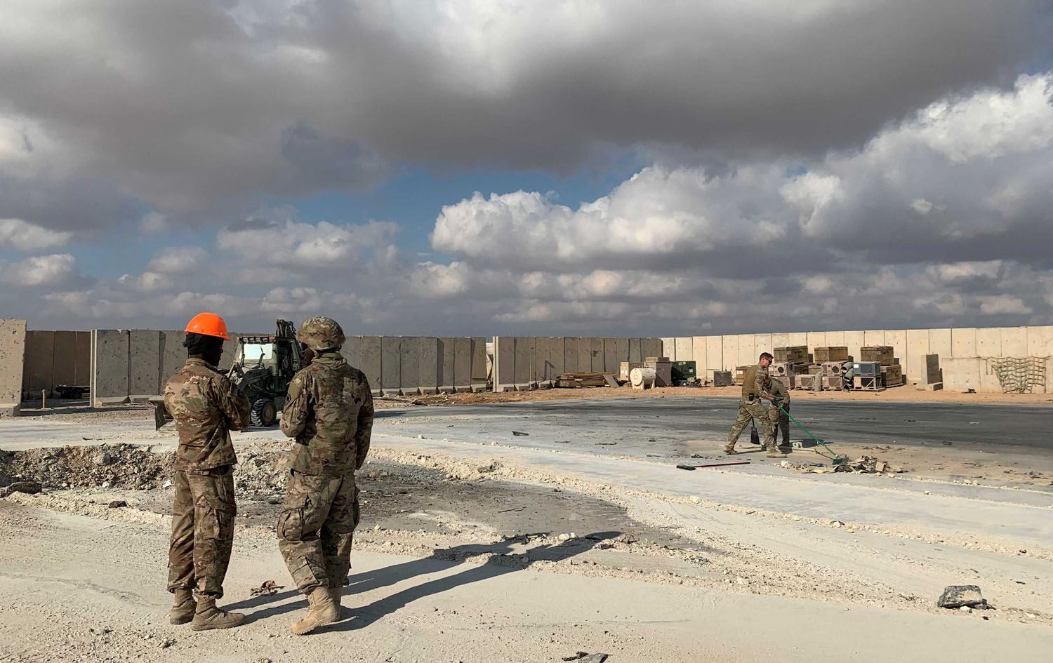 بنکەی سەربازی عەین ئەسەد بۆ جارێکی دیکە بۆردومان کرا