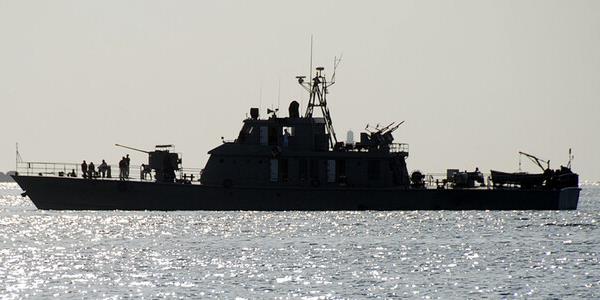 ئێران لە ئاوەکانی کەنداو دەستی بە سەر کەشتییەکدا گرت