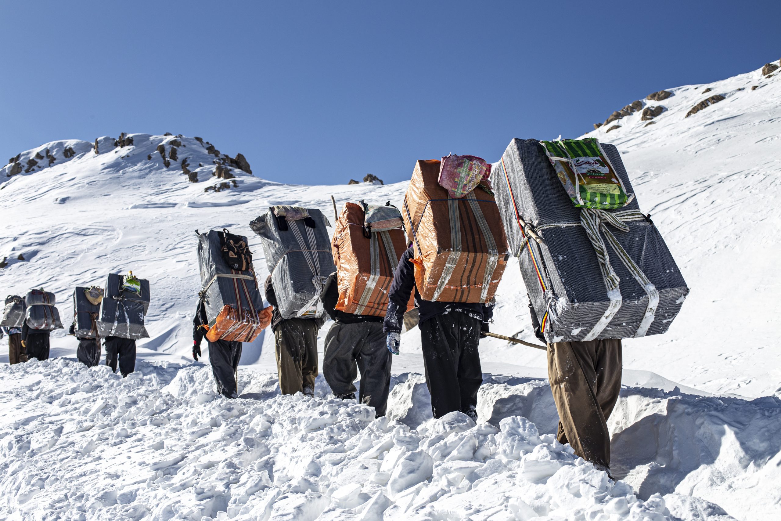 لە سنووری کرماشان پێنج کۆڵبەری دیکە بریندار بوون