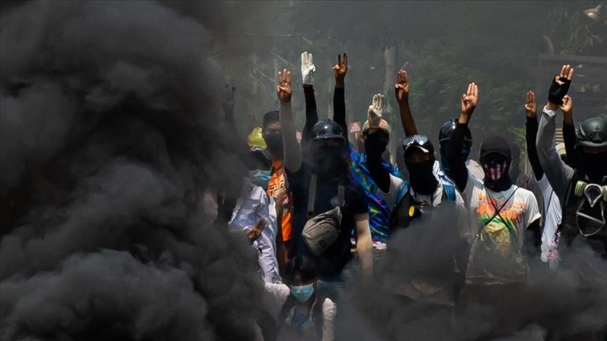 میانمار/ ژمارەی ئەو خۆپیشاندەرانەی کوژراون ٧٠٠ کەسی تێپەڕاند