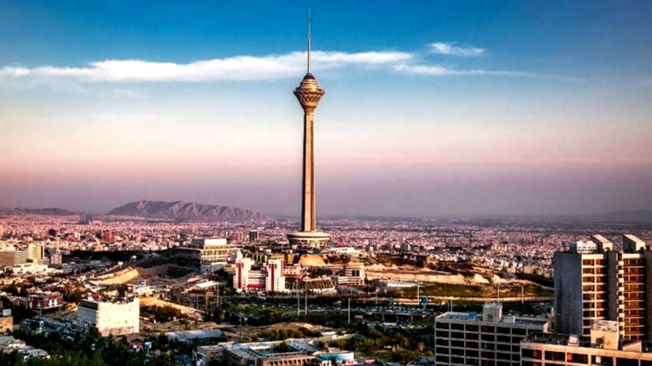 تاران؛ سەدان بینا مەترسیی ڕووخانیان لە سەرە