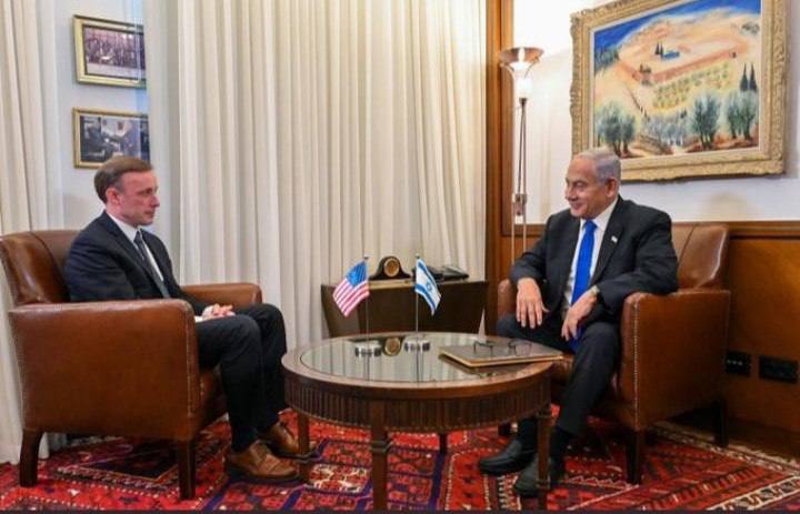 جەیک سالیڤان، ڕاوێژکارى ئاسایشى نیشتمانى ئەمریکا لەگەل سەرۆکى سی ئاى ئەى، بە مەبەستى دیدار لەگەڵ ناتانیاهوو لە ئیسرائیلن