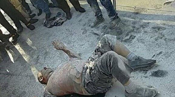 بەپەلە ... کرێکارێکی ٤٥ ساڵ لە بەر ڕەتکردنەوەی داواکەی لە لایەن شارەوانی تاران ەوە خۆی سووتاند