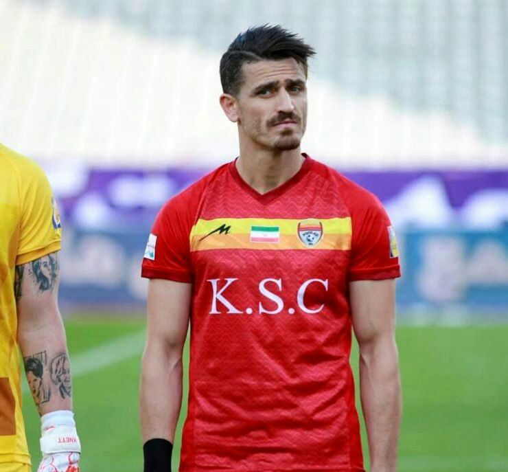 پاڵەوانە کوردەکەی تۆپی پێی جارێکی دیکە بە شێوەیەکی نوێ لە لایەن ئێران ەوە سزا درا