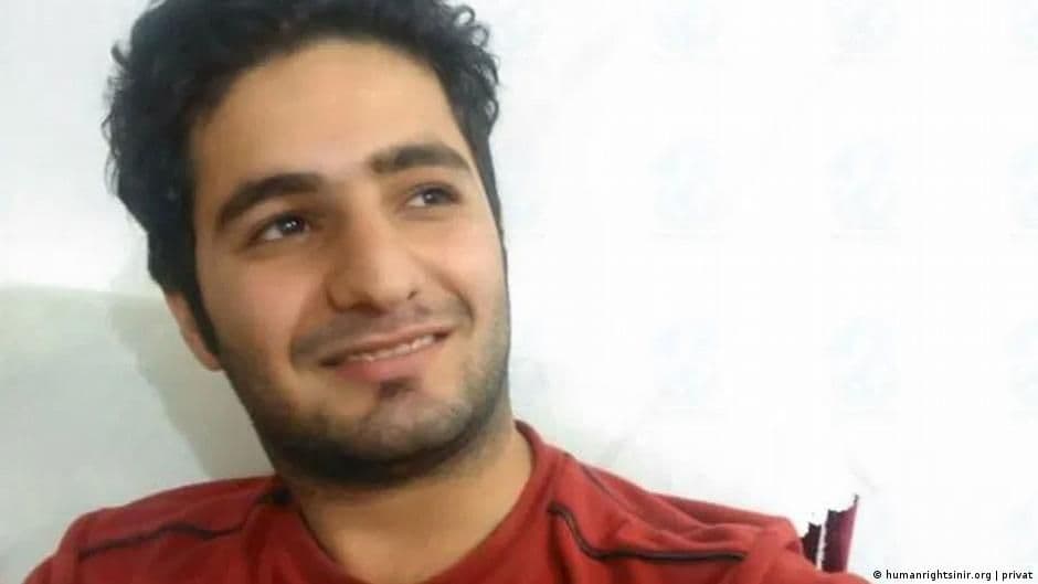 نامەیەکی دڵتەزێنی بەندکراوێکی بێ تاوان لە ئێران  : لە بەندیخانە ئاو نییە، بەڵام مادەی هۆشبەر  وەکوو خۆڵ زۆر و زەوەندە