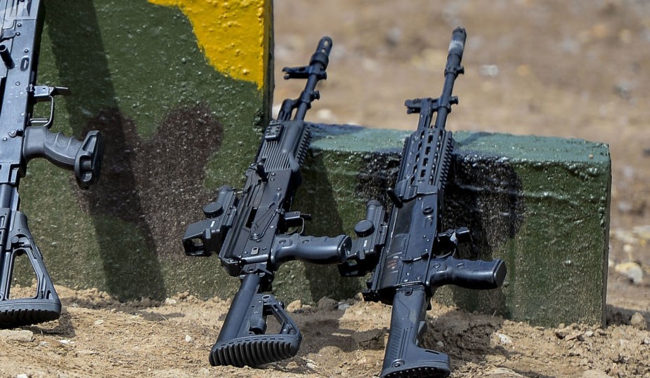 واژوو کردنی ڕێکەوتنی کڕینی چەکگەلی ئۆتۆماتیکی " ئاکا ٢٠٠ و ٢٠٥ ی کڵاشینکۆف لەگەڵ گاردی ڕووسیا