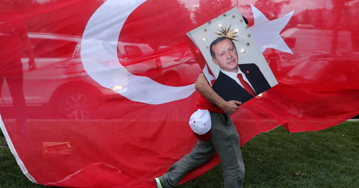 بەپەلە    ...    بە ئەگەری زۆر ئەردۆغان لەم نزیکانە دەمرێت