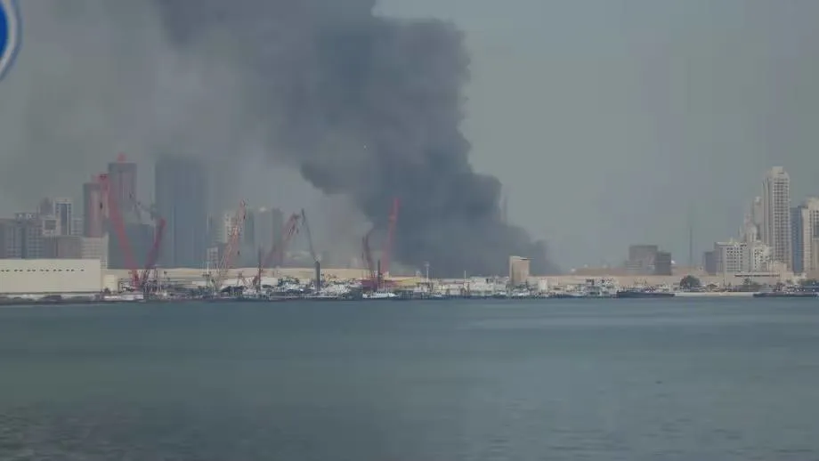 کەشتییەکی بەریتانیا لە گەرووی هورمز کرایە ئامانج