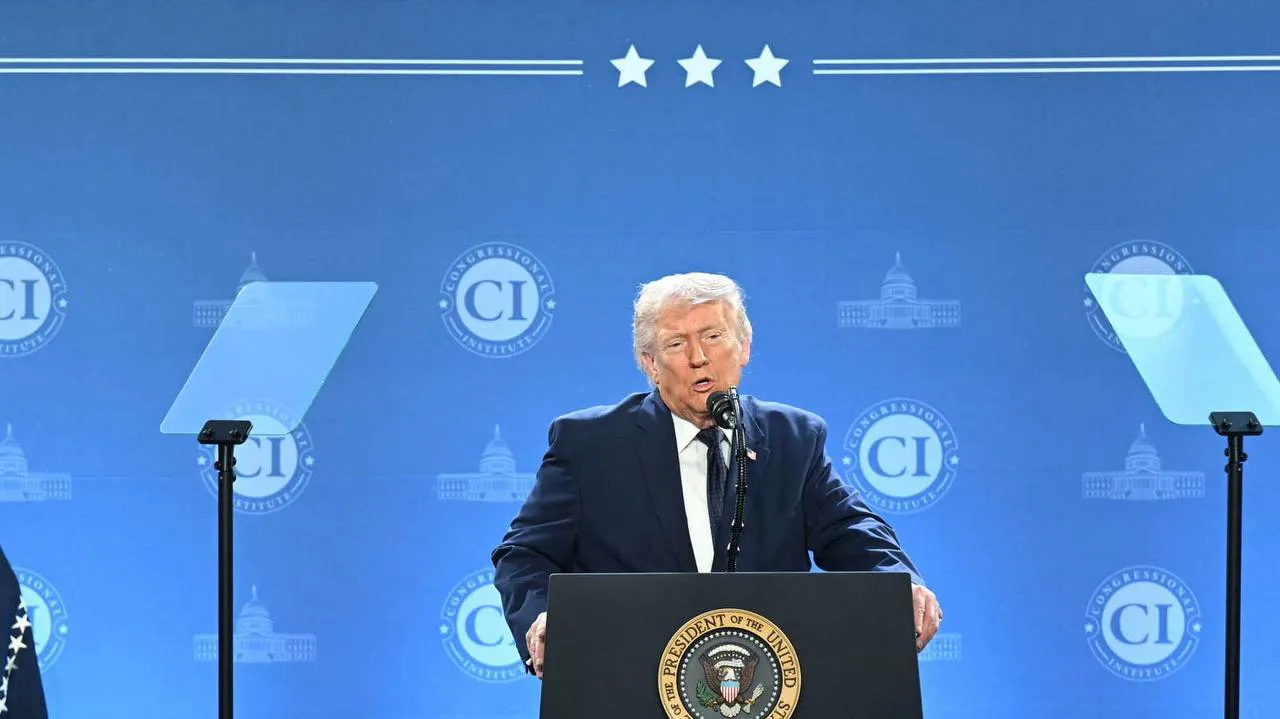 دۆناڵد ترامپ : ڕێگە بە ئێران نادەم گەرووی هورمز دابخات