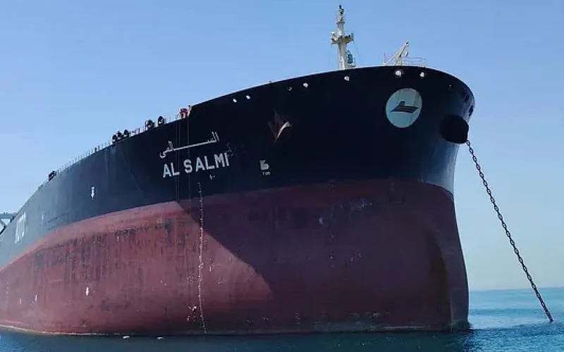 ئاگرکەوتنەوە لە کەشتییەکی نەوتهەڵگری کووەیتی لە بەندەری دوبەی بەهۆی هێرشی ئێران ەوە