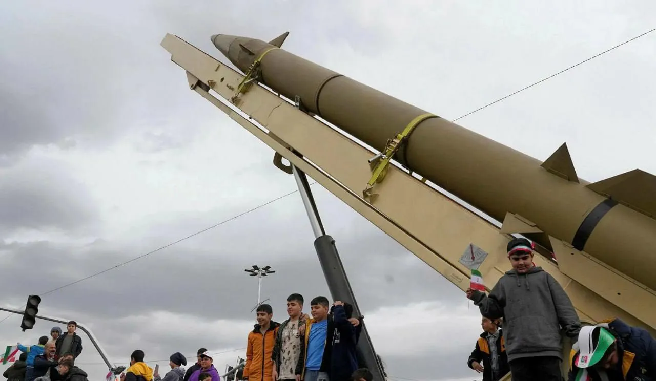 نیۆیۆرک تایمز : ئێران سەرەڕای هێرشە قورسەکان هێشتا بەشێکی زۆری توانا سەربازییەکانی پاراستووە