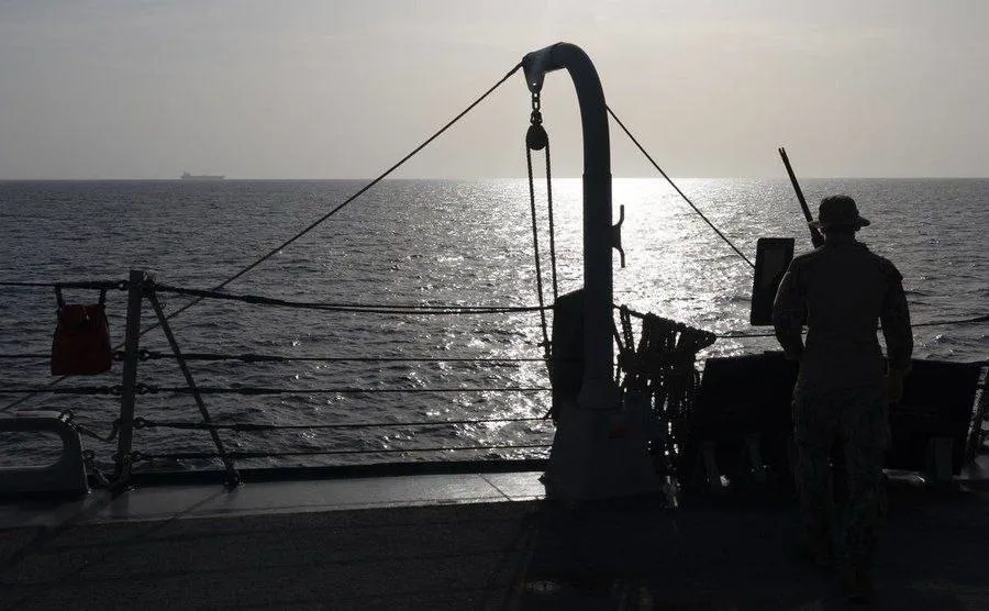 سێنتكام : هێزەکانمان ڕێگرییان کردووە لە ٣٨ کەشتی و ڕێڕەوەکەیان گۆڕیوە