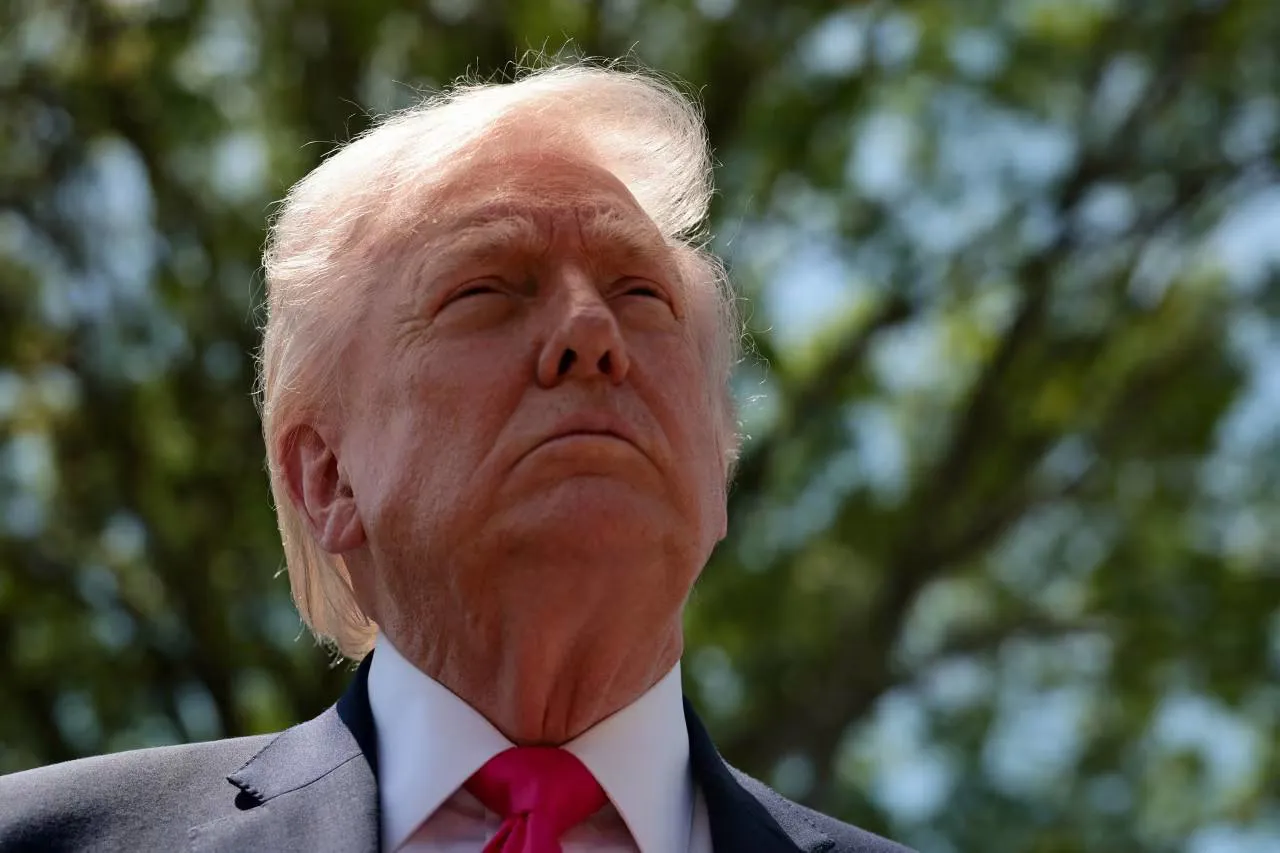 ترامپ : بەرپرسانی ئێران دەتوانن پەیوەندی تەلەفۆنی ڕاستەوخۆ لەگەڵ ئەمریکا بکەن و تاوتوێی کۆتایی شەڕەکە بکەن