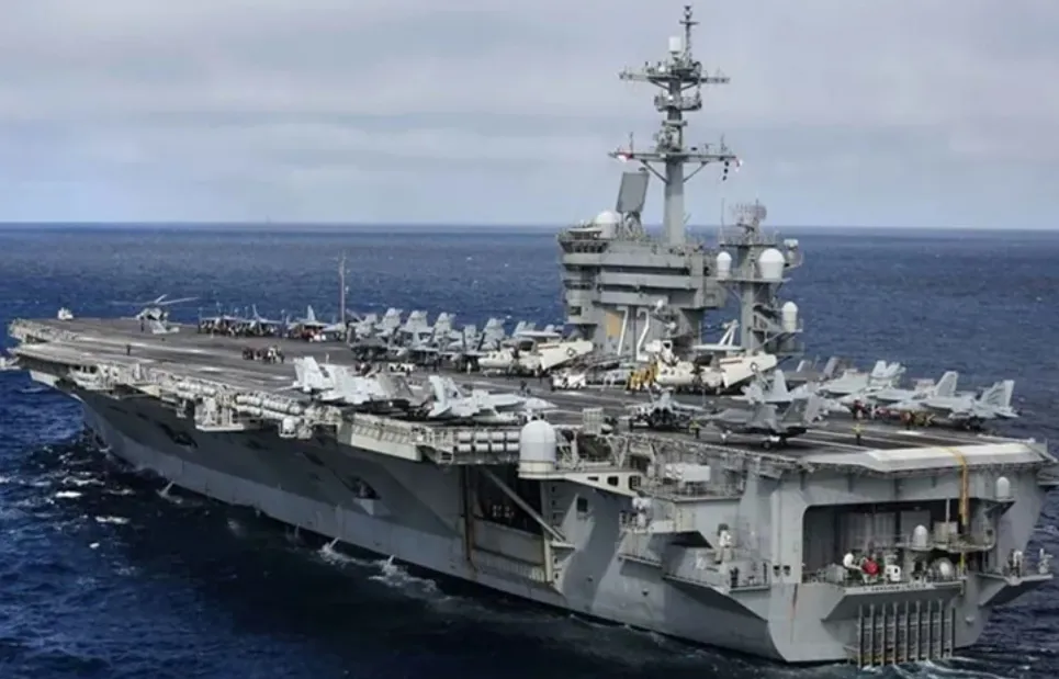 Îran: Me li keştiya balafirên Amerîkî USS Abraham Lincoln xist