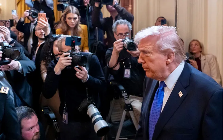 WSJ: Trump amade ye destekê bide grûbên çekdar da rejîma Îranê bixînin