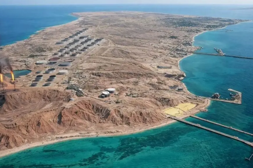 Êrîşa li ser Girava Xarkê: Îran dibêje binesaziya petrolê silamet e, Trump dibêje me rûxand