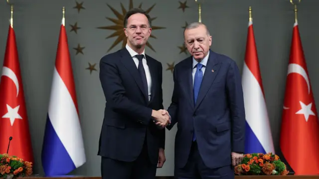Mark Rutte û Erdoğan di rêya telefonê de axifîn