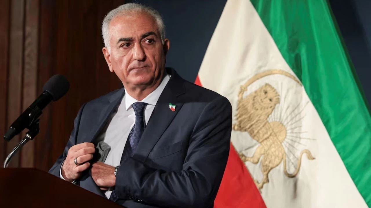 Pehlewî vê carê soza misogerkirina mafên Kurdan da