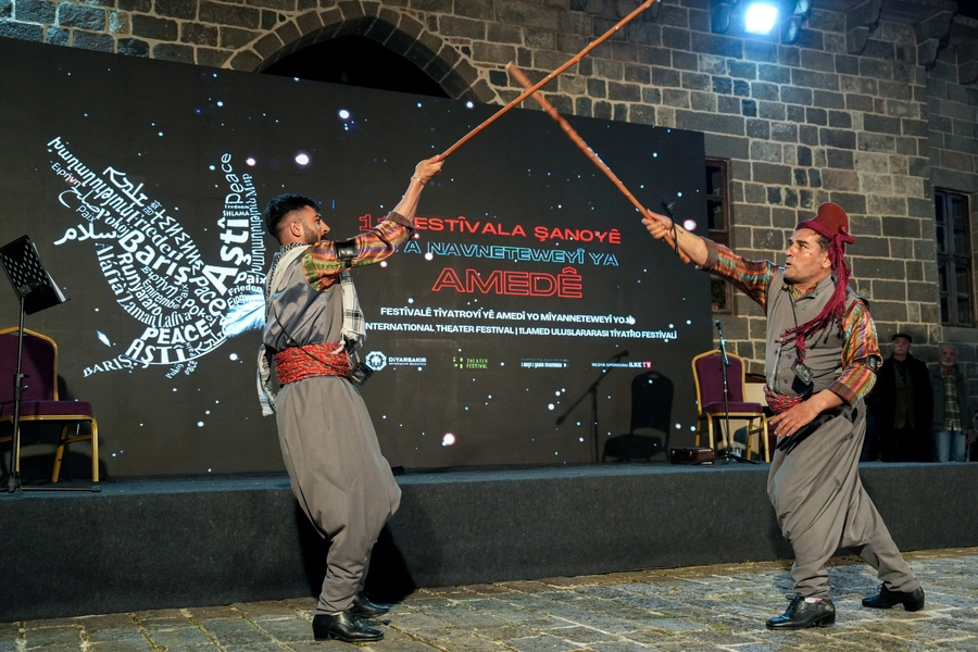 Festîwala şanoyê ya Amedê destpêkir: Ji 19 welatan 22 grûb tevlî dibin