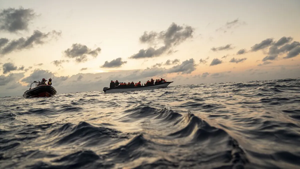 Libya açıklarında 404 göçmen kurtarıldı